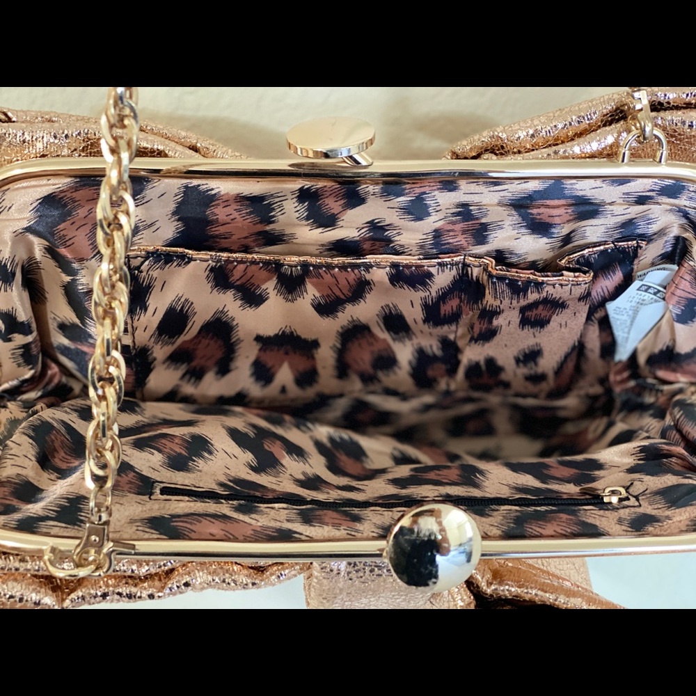 Statement Handbag - Picture 3 of 5